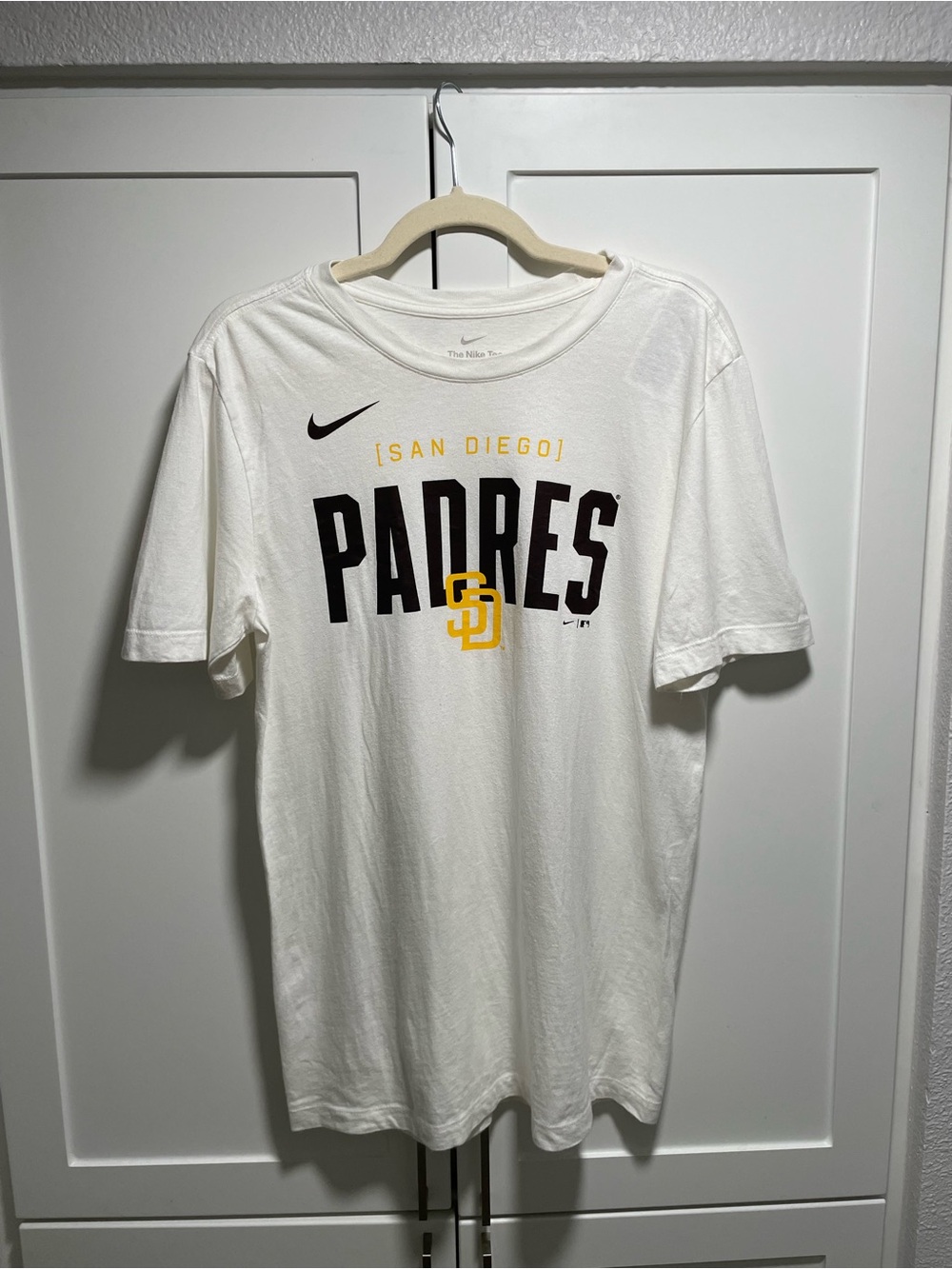 Nike MLB San Diego Padres Home Team Bracket Stack The Nike Tee White